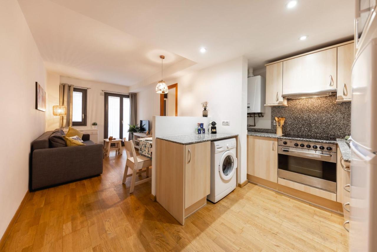 Bravissimo Sant Marti Apartment Girona Bagian luar foto