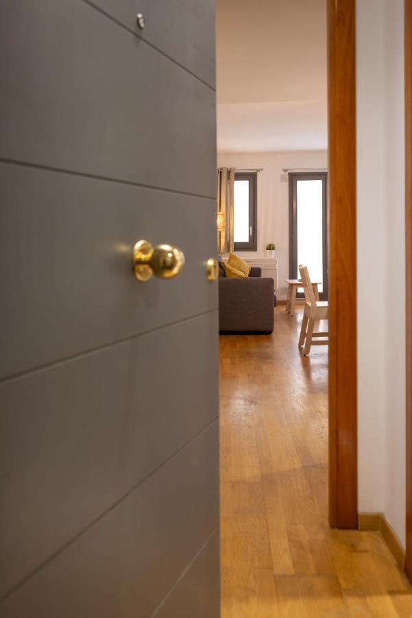 Bravissimo Sant Marti Apartment Girona Bagian luar foto