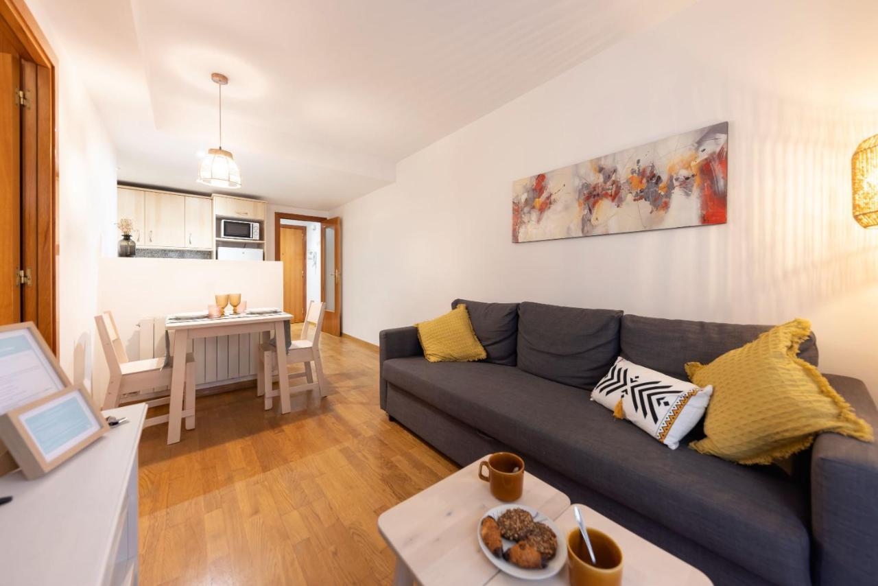 Bravissimo Sant Marti Apartment Girona Bagian luar foto